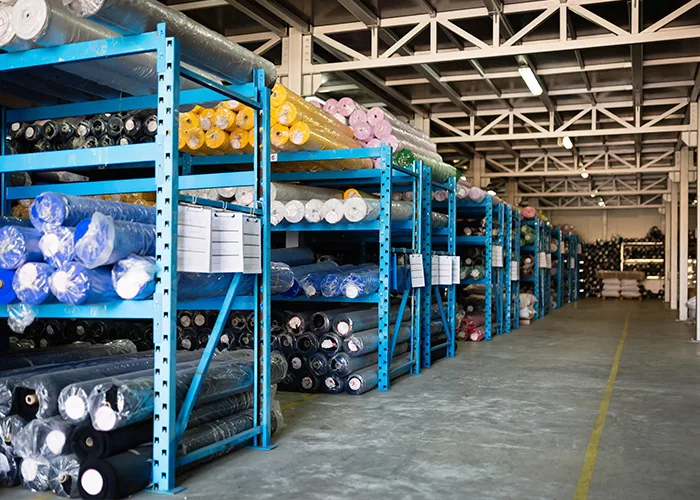 Almacén de cintas al bies de Byetsa en Manresa
